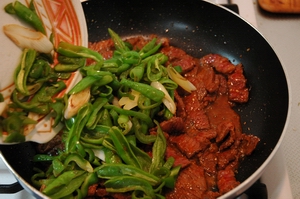牛肉とピーマン・シシトウのピリ辛炒め の作り方 13