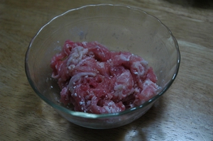 豚肉とミョウガの味噌マヨ炒め の作り方 03