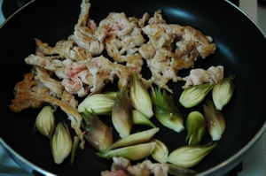 豚肉とミョウガの味噌マヨ炒め の作り方 07